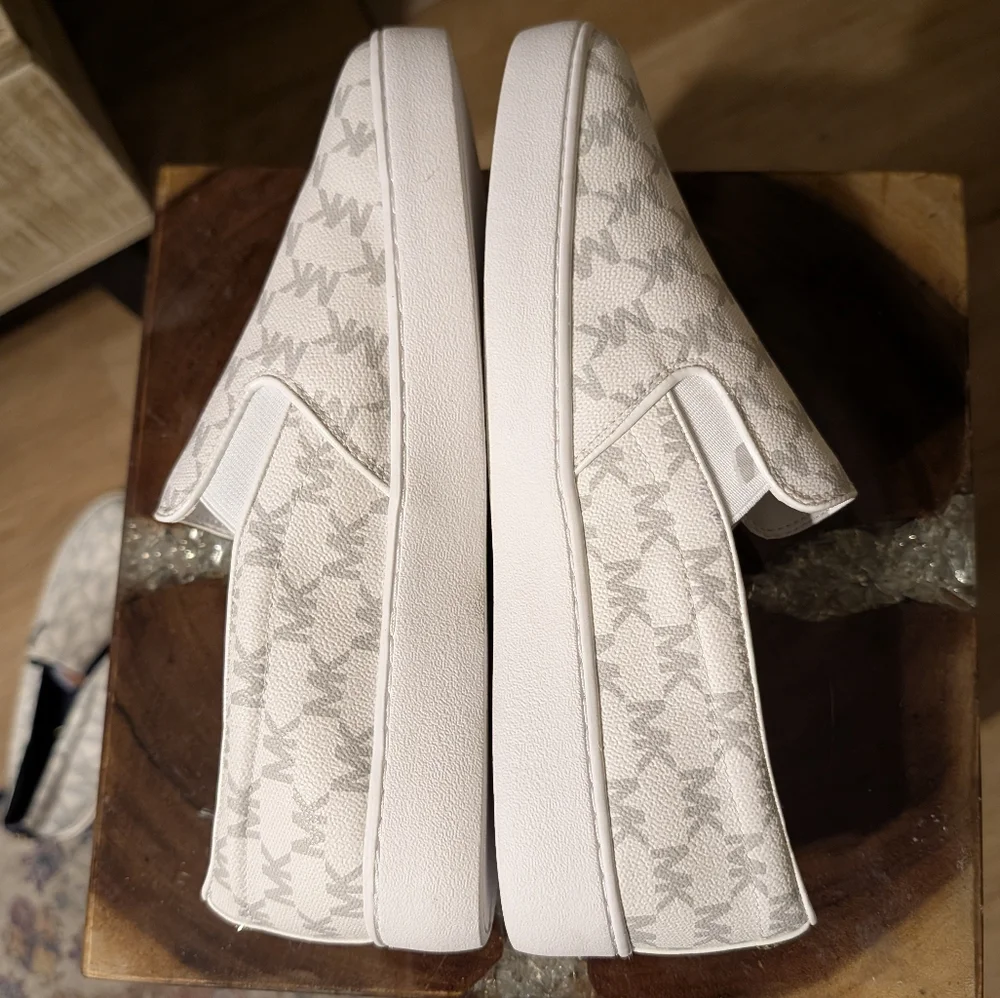 Michael Kors Teddi Sig Logo PVC Canvas Slip-on Sneakers sz 8.5 Grey on White - Picture 9 of 13